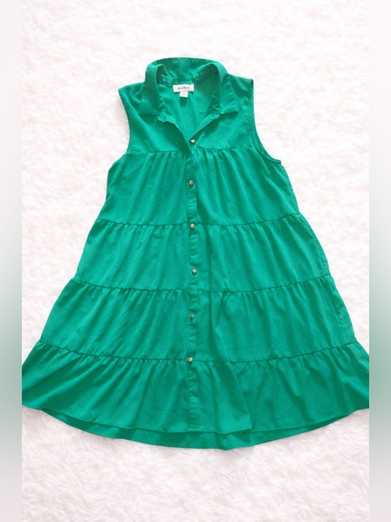 Monteau Dresses & Skirts - Monteau Green Tiered Sleeveless Blouse Dress Size Medium Flowy Button Front